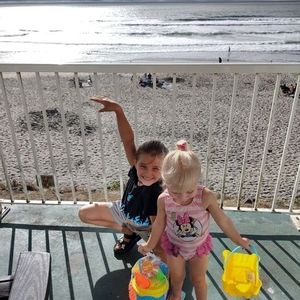 Meet your Posher, Avery